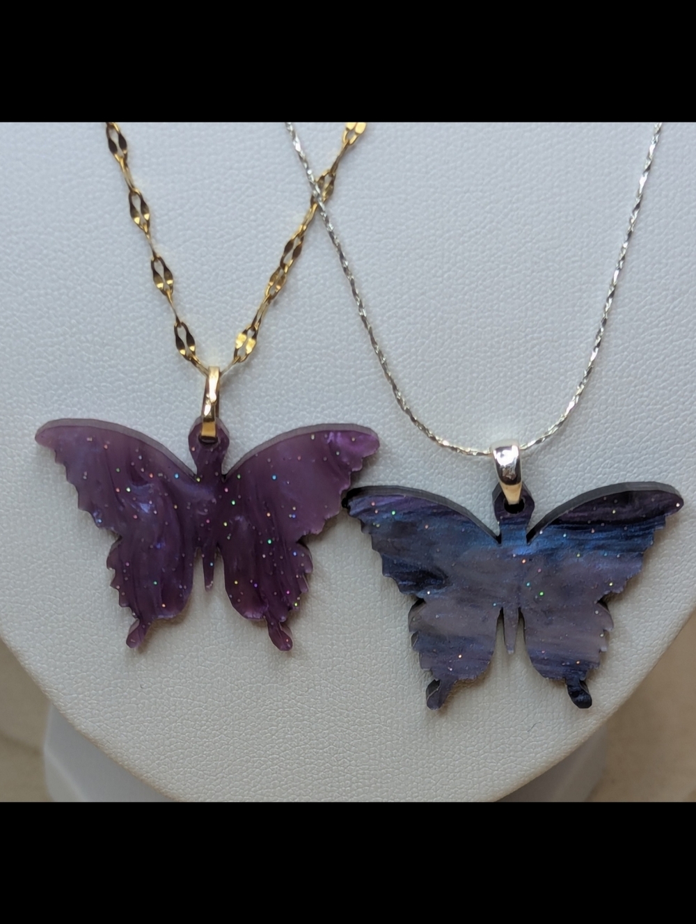 Lavender Butterfly Necklace Reversible Pendant 18K Gold Plated Chain 16" + 2" - Picture 12 of 13